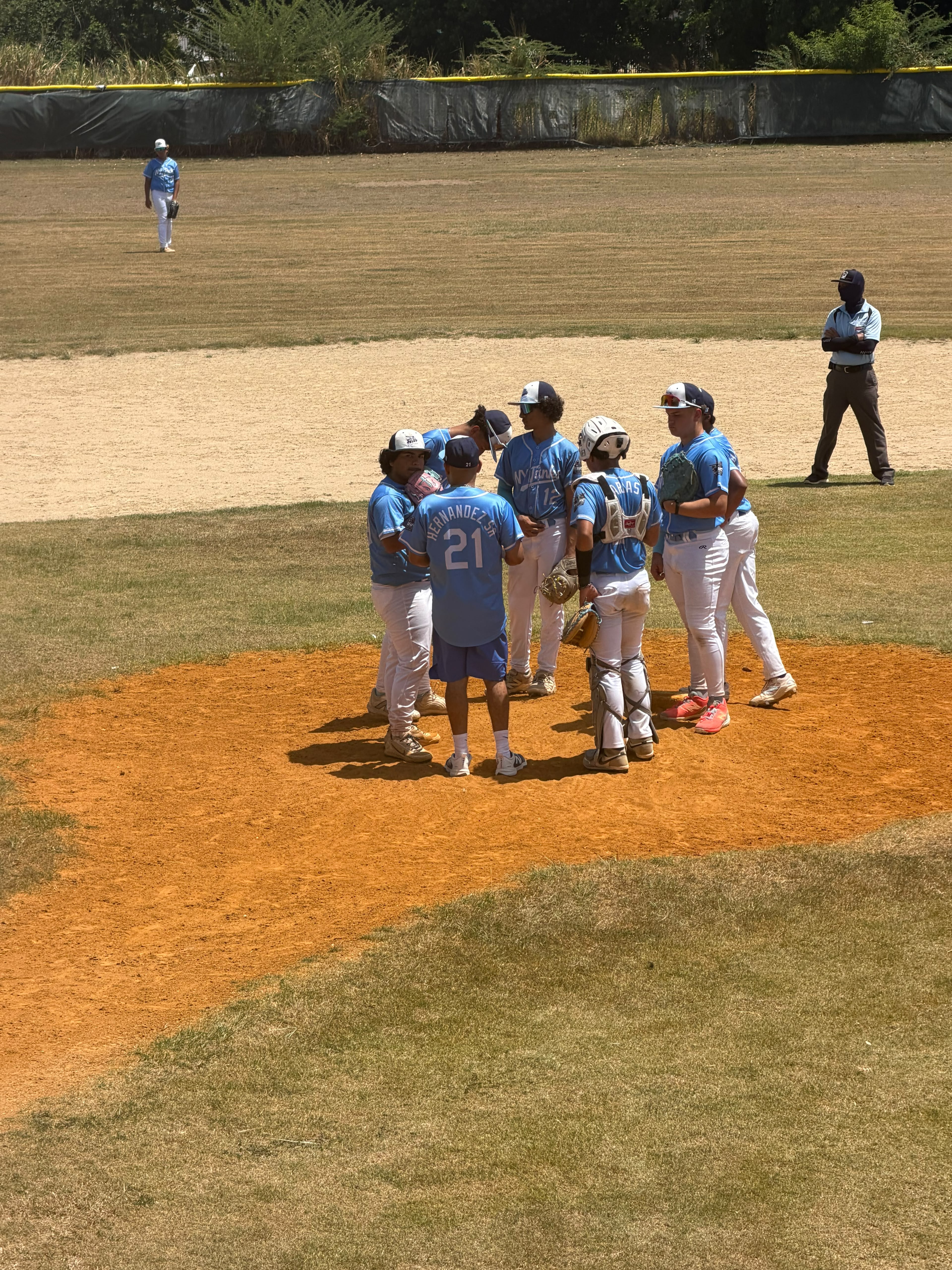 NY Tanks meeting on the mound